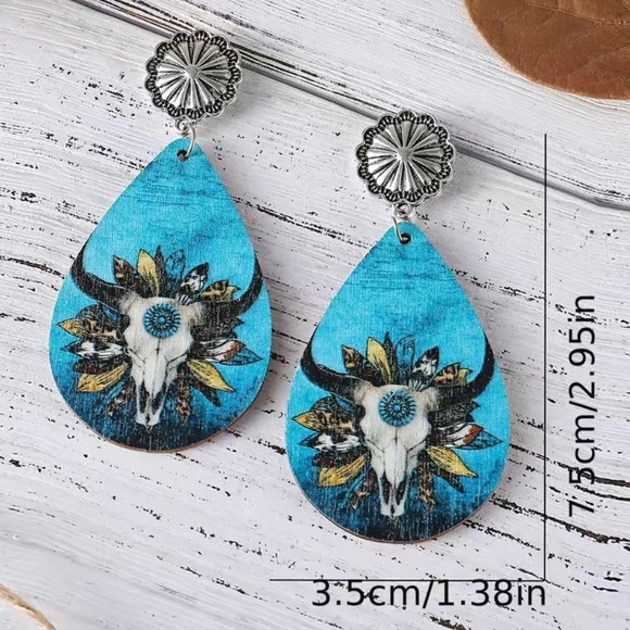 Western Style Retro Bull Head Waterdrop Dangle Earrings - Picture 2 of 2